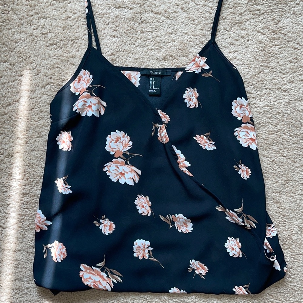 Forever 21 black coral cami top ✨ size S